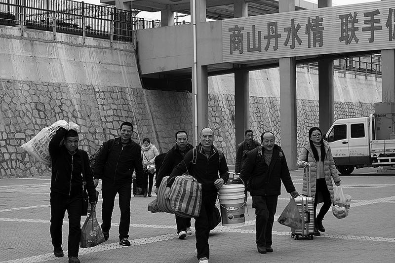 Maggie Q美剧海报 晒辛辣性感身材‘hth·华体’(图1) hth华体官方下载app